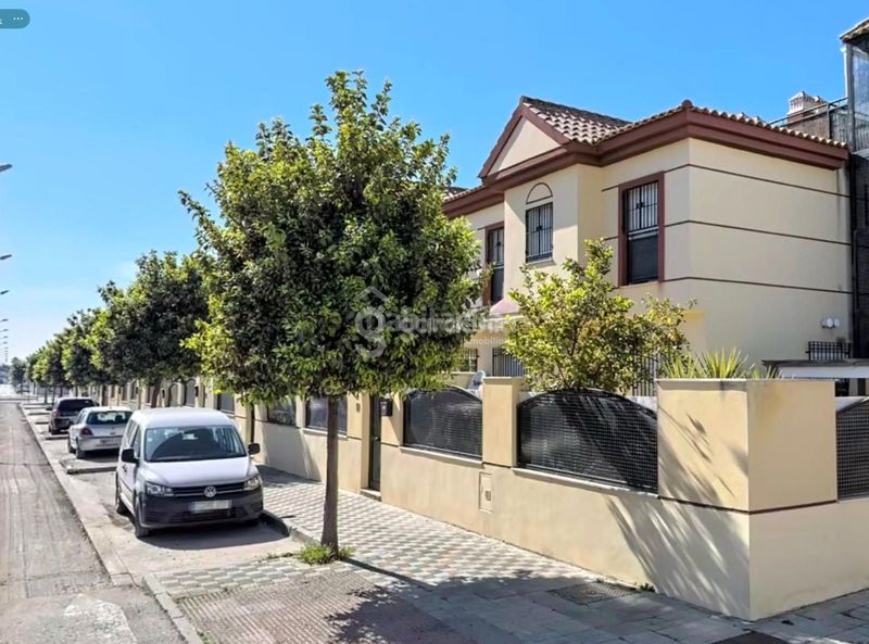 Foto 4b9b0126-23d1-4204-b93c-c7046cee47c9. Casa adossada amb aparcament a Consolación Utrera