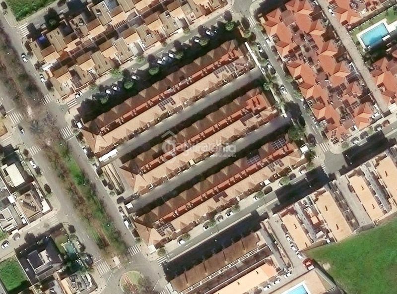 Foto 5e27ad4f-2df5-4653-bccd-576c37b1be2c. Casa adossada amb aparcament a Consolación Utrera