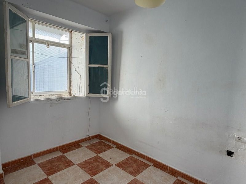 Foto e6ae8eb4-62aa-4657-858c-57cf77d5f519. Pis a Cruz Roja Sevilla