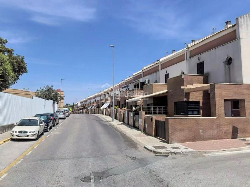 Foto 37e1b940-8560-46b2-ba61-a13b1b147ca8. Casa adosada en castilleja de la cuesta en Sudeste Industrial Fuenlabrada