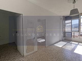 Pis en Centro. Luminoso piso en el centro con ascensor