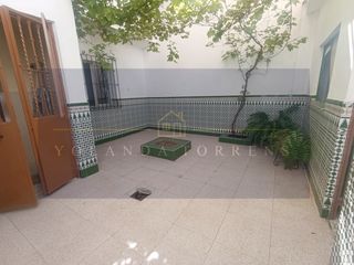 Casa a Nueva Alcalá. Dos casas en una