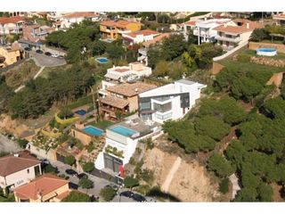 Casa a Calle mas terrats 19. Venta de casa en blanes