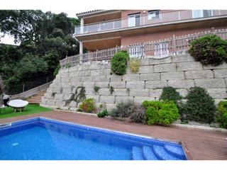 Casa a Roselles 9. Casa en venta en roca grossaserra brava