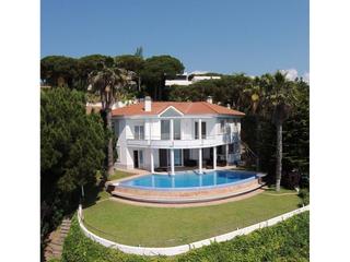 Casa a Tortuga 12. Casa en venta en canyellesla montgoda