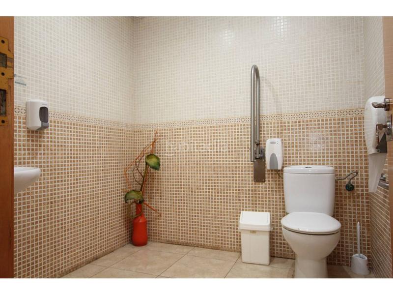 Foto cc862dba-ea97-4c6b-adf4-9a8539d3b60a. Local comercial a Centre Lloret de Mar