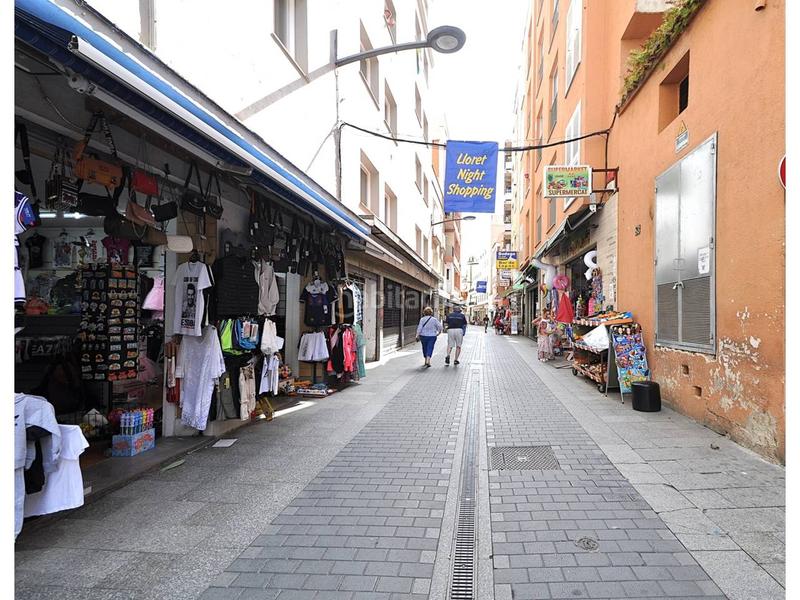 Foto 85150842-3c45-43a9-89ad-5f44e79b988e. Local comercial a Centre Lloret de Mar
