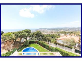 Casa en Roca Grossa. Chalet de lujo con vistas al mar