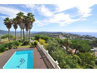 Casa  Orenetes. Espectacular casa con vista mar en lloret de mar