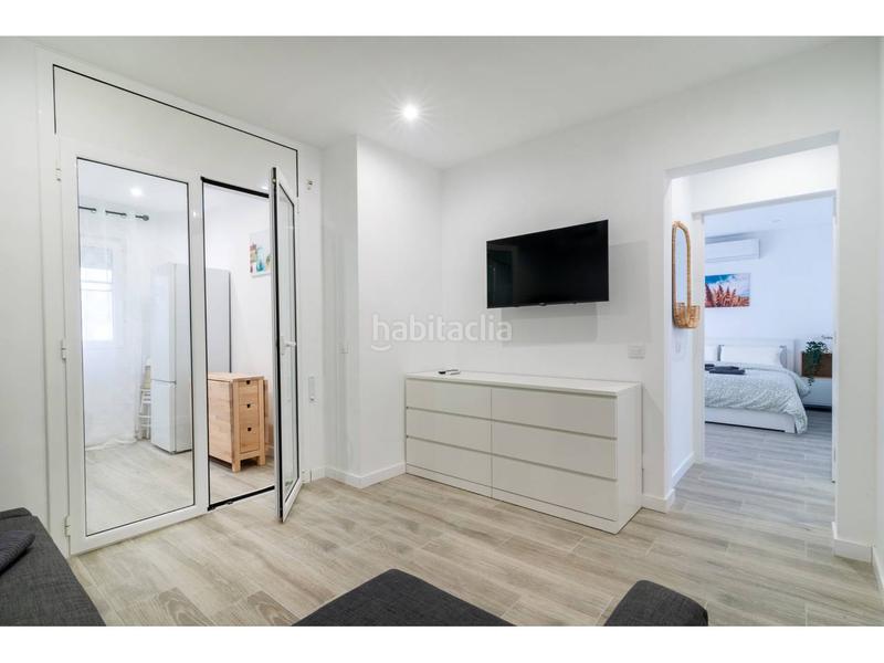 Foto 2dd86cde-5c3f-496e-a21b-21e83f2ff542. Edifici a Centre Lloret de Mar