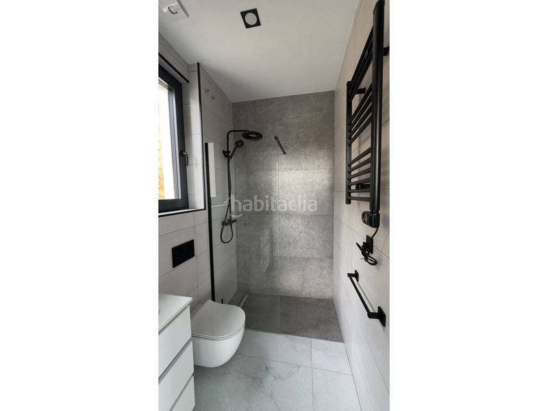 Foto fa662bed-868b-4d7d-84cc-183f333d7f1d. Casa amb calefacció aparcament piscina a Serra Brava Lloret de Mar