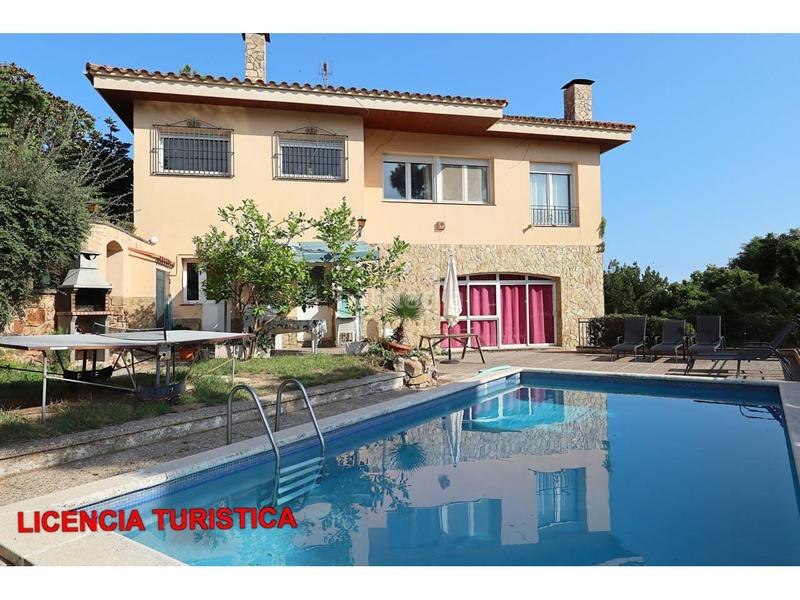 Foto ca53f88f-212d-4a2e-88c0-eae5c0d174af. House with heating parking pool in Roca Grossa Lloret de Mar