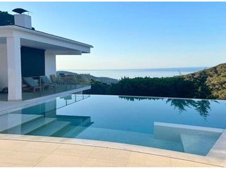 Maison à Pasaje clavellines 2. Venta de casa reformada con piscina en roca grossaserra brava, l