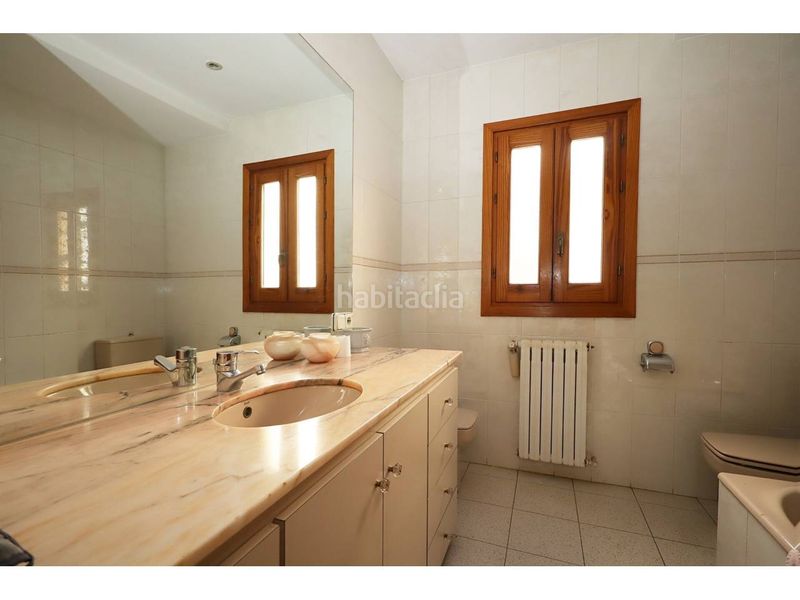 Foto 16c70021-718c-4920-9217-acf8a3ae0f9c. Casa adossada amb calefacció aparcament a Centre Lloret de Mar