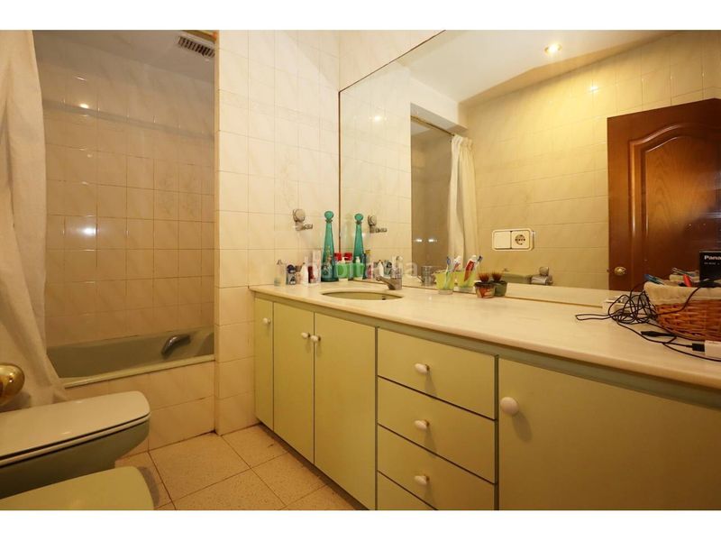 Foto 42f61c73-17eb-4411-a284-3c2532c5e692. Casa adossada amb calefacció aparcament a Centre Lloret de Mar