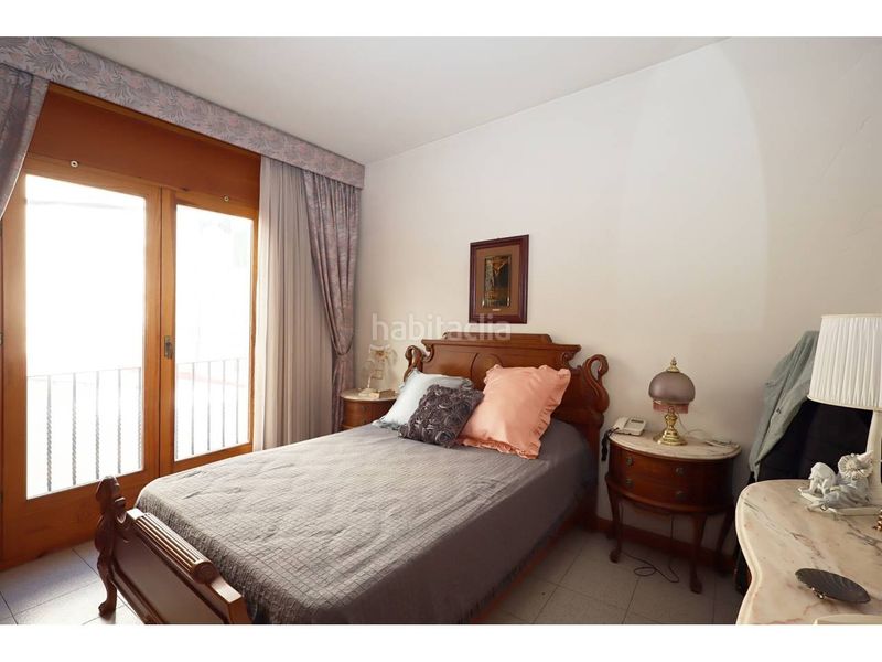 Foto a3afd816-b85c-45f2-a419-1509fa90f381. Casa adossada amb calefacció aparcament a Centre Lloret de Mar