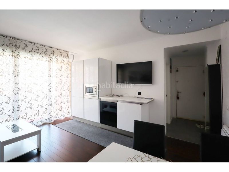 Foto 33aeca2d-c5b0-4c5b-9175-1a30c067314a. Pis amb calefacció aparcament piscina a Fenals Lloret de Mar