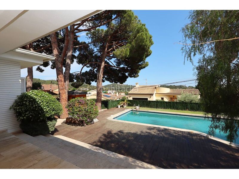 Foto 7f3e83b2-9fe3-4e7a-9639-c3f7e3d2cc43. Casa amb aparcament piscina a Roca Grossa Lloret de Mar