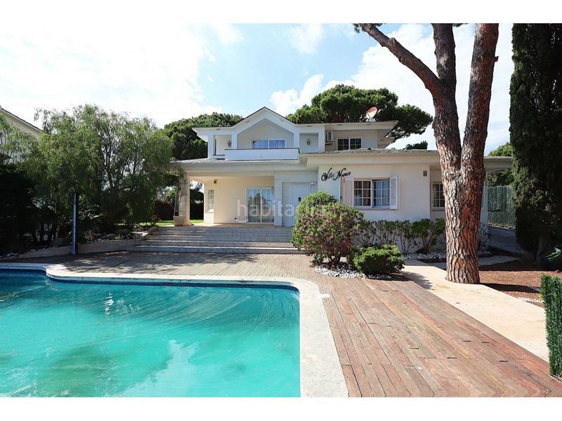 Foto b1979572-2bc9-4d9d-9c25-90ca979364e5. Casa amb aparcament piscina a Roca Grossa Lloret de Mar
