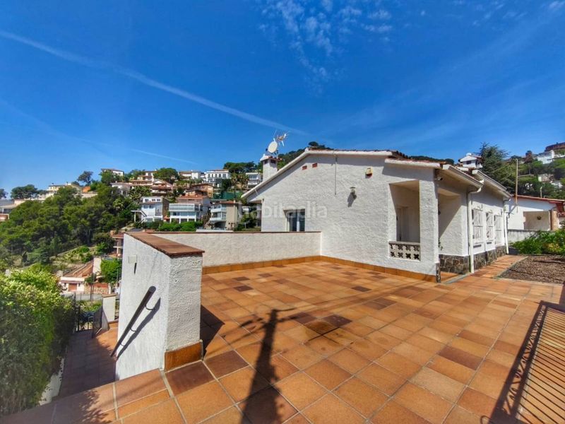 Foto c17bfa8b-8bfe-4c75-abf1-b561e4fc055f. Casa amb calefacció aparcament piscina a Roca Grossa Lloret de Mar