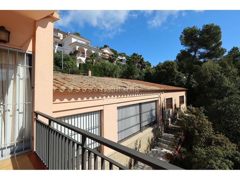 Foto 922ca1ee-cd8e-4ece-b9ec-44dc1786ce1a. Casa amb calefacció aparcament piscina a Roca Grossa Lloret de Mar