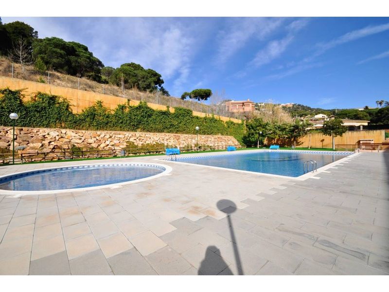 Foto 78123e2e-891d-4567-b099-8c3b7c827fd4. Dúplex amb calefacció aparcament piscina a Roca Grossa Lloret de Mar