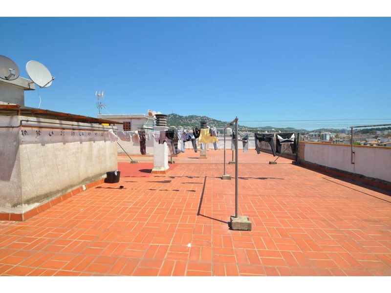 Foto a1b36d93-8a84-49d5-a2a7-c82be6112eea. Pis a avenida vila de blanes 33 a Centre Lloret de Mar
