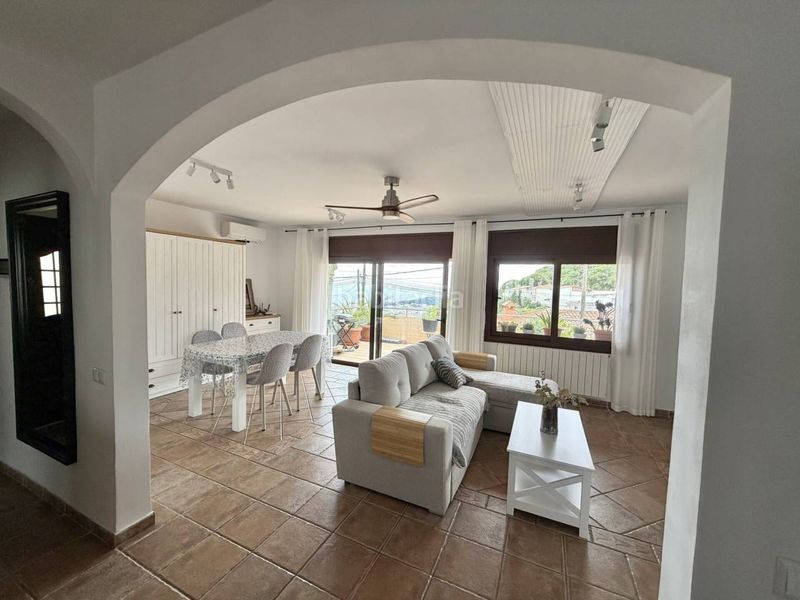 Foto 7429b433-b35d-4f3c-8214-8d0ea86fcf97. Casa amb calefacció aparcament piscina a Roca Grossa Lloret de Mar