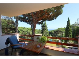 Casa aparellada  Avenida llevantina. Venta de casa pareada en canyellesla montgoda, lloret de mar