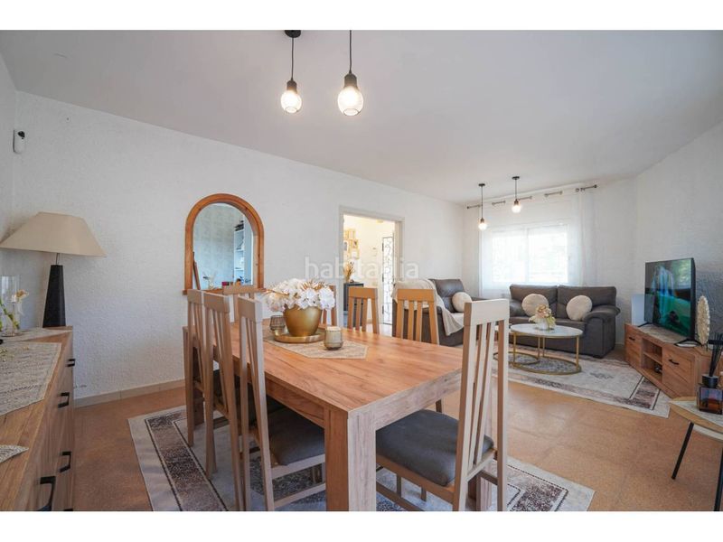 Foto cb0b9cc4-7784-40ee-8589-c463764062ff. Casa  con licencia turistica en venta , amplia y luminosa con jardín y piscina en Vidreres