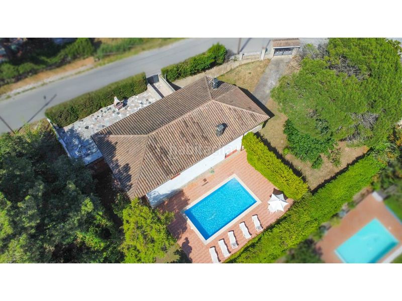 Foto d504129a-b395-4b50-8313-1e80850138cd. Casa  con licencia turistica en venta , amplia y luminosa con jardín y piscina en Vidreres