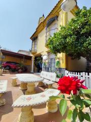 Xalet a Nueva Alcalá. Chalet en venta en zona santa lucía, 6 dormitorios.