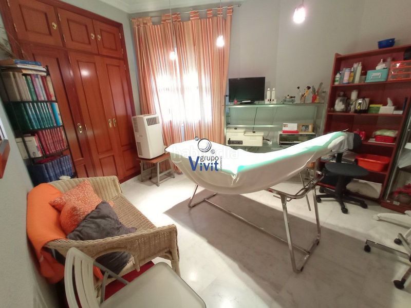 Foto ca4d20c3-3b7e-4665-b8f5-b8a492372a79. Casa amb aparcament a Centro Alcalá de Guadaira