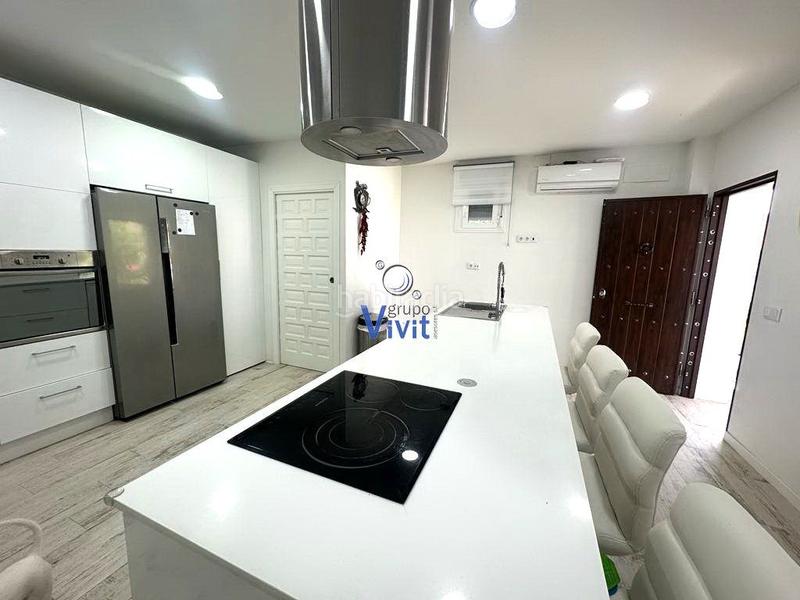 Foto b3f5623f-ef2c-4f0e-8c9b-a9a3ab72abd2. Chalet con parcheggio piscina in Los Molinos Alcalá de Guadaira