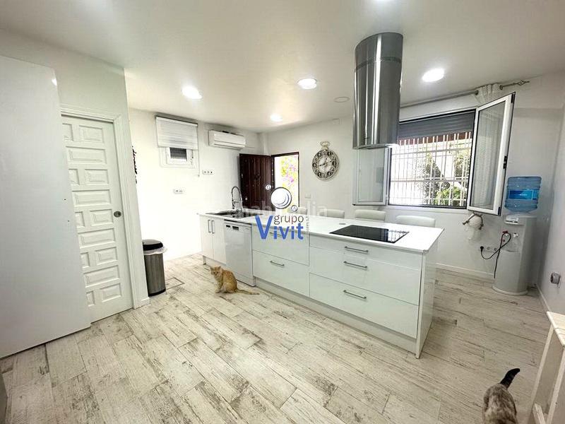 Foto ffcdb43b-80bd-428b-bbff-1c1bcfcdf53c. Chalet con parcheggio piscina in Los Molinos Alcalá de Guadaira