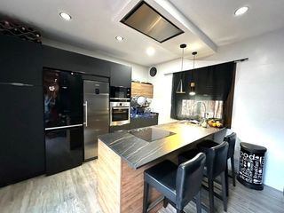Casa a Los Molinos. Casa en venta en zona santa lucía, 4 dormitorios.