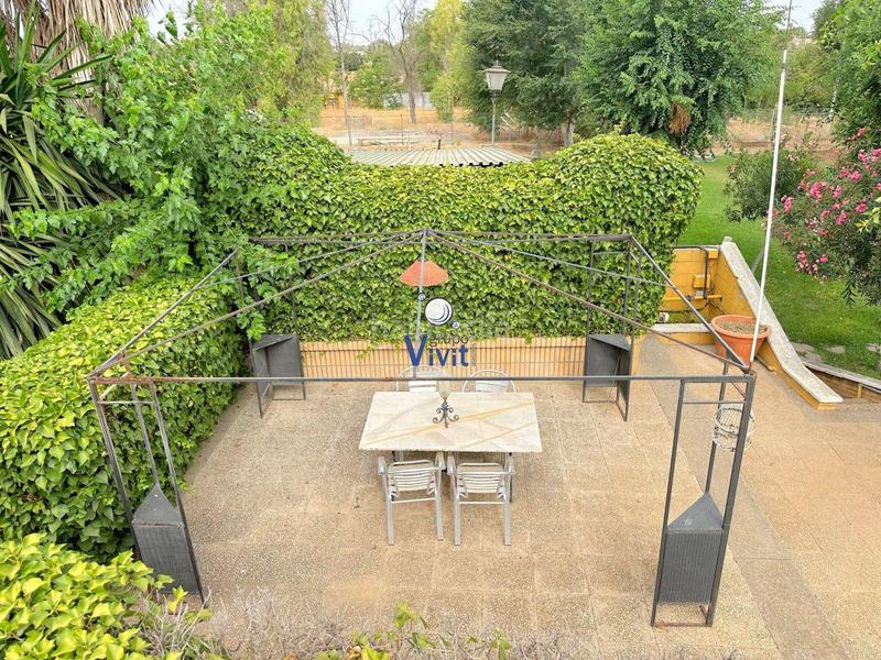 Foto 043016f8-4ce3-45c4-8f89-c5254e9c4ed1. Chalet avec parking piscine dans Oromana Alcalá de Guadaira