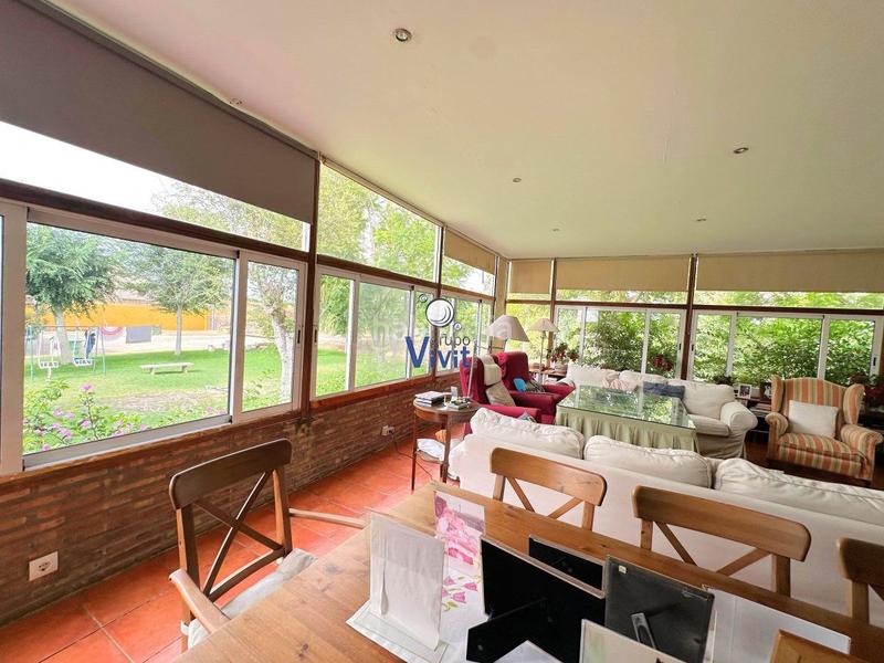 Foto 39e3b55f-6a28-4fff-91d3-b1e3a5f3e5e3. Chalet avec parking piscine dans Oromana Alcalá de Guadaira