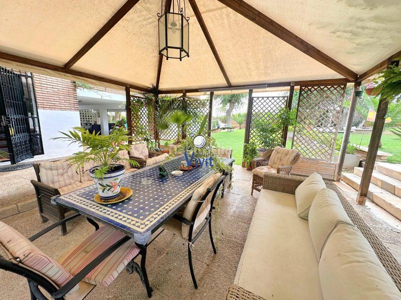 Foto 46efcb84-ee3b-41b1-80ef-198b4622180a. Chalet avec parking piscine dans Oromana Alcalá de Guadaira