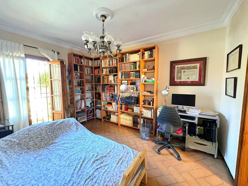 Foto 678f5ea9-b41f-4ee4-b78a-60d479dc0496. Chalet con parcheggio piscina in Oromana Alcalá de Guadaira