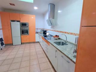 Maison à La Paz. Casa en venta en barrio nuevo, 3 dormitorios.