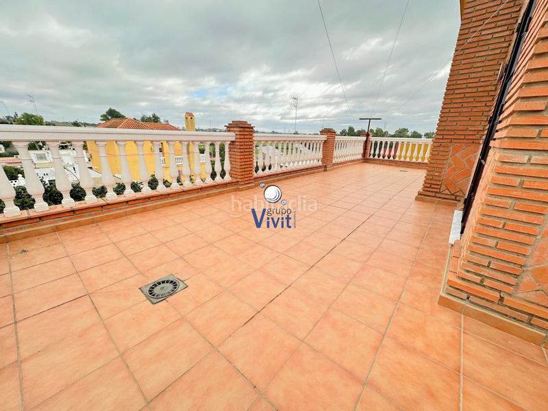 Foto a8bd9b67-600b-4752-b7b1-e4d2aca907ac. Chalet con parcheggio piscina in Nueva Alcalá Alcalá de Guadaira