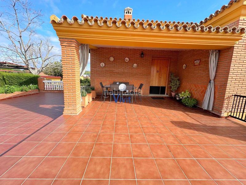 Foto c5b6703f-8f61-4530-a50f-b9528aa79172. Chalet con parcheggio piscina in Nueva Alcalá Alcalá de Guadaira