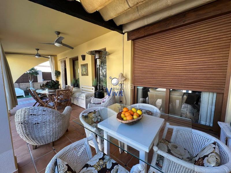 Foto 04ff3955-af07-45fe-b8a8-adf23449f368. Chalet con parcheggio piscina in Nueva Alcalá Alcalá de Guadaira