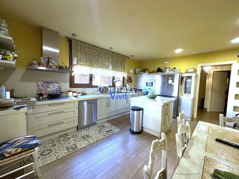 Foto 36c5dbe3-2f45-4cda-81be-a7630b811f2e. Chalet con parcheggio piscina in Nueva Alcalá Alcalá de Guadaira