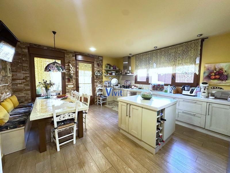 Foto 6d0cc84a-4e01-4dce-b4f7-1b7b2216f2de. Chalet con parcheggio piscina in Nueva Alcalá Alcalá de Guadaira