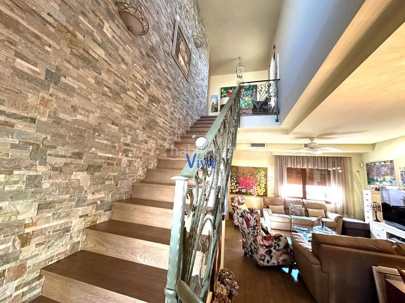 Foto a760dacf-d50c-4b03-bb32-09f92a9fd419. Chalet con parcheggio piscina in Nueva Alcalá Alcalá de Guadaira