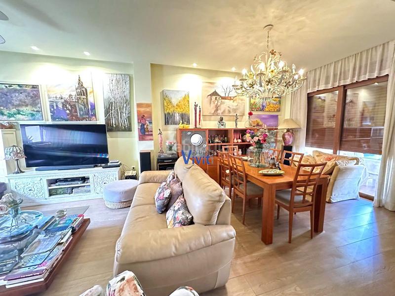 Foto e8e62dd8-ae08-45c0-b76c-e81614aa1d78. Chalet con parcheggio piscina in Nueva Alcalá Alcalá de Guadaira