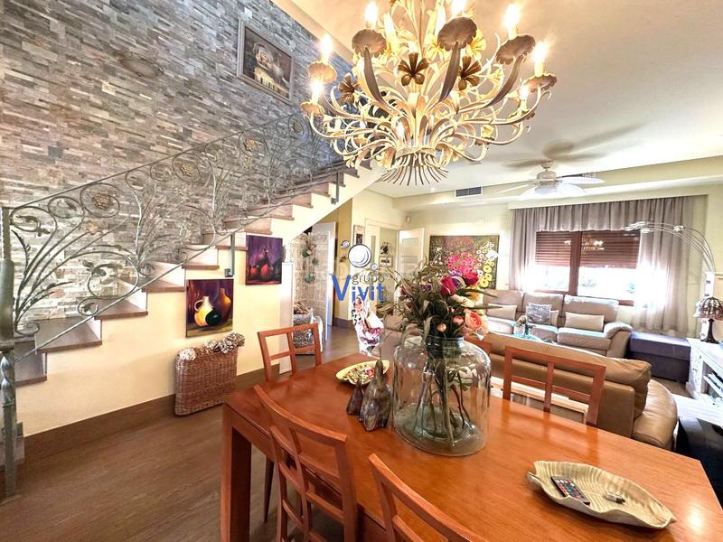 Foto f4577d52-15a2-460d-9b2f-7944be1142e4. Chalet con parcheggio piscina in Nueva Alcalá Alcalá de Guadaira