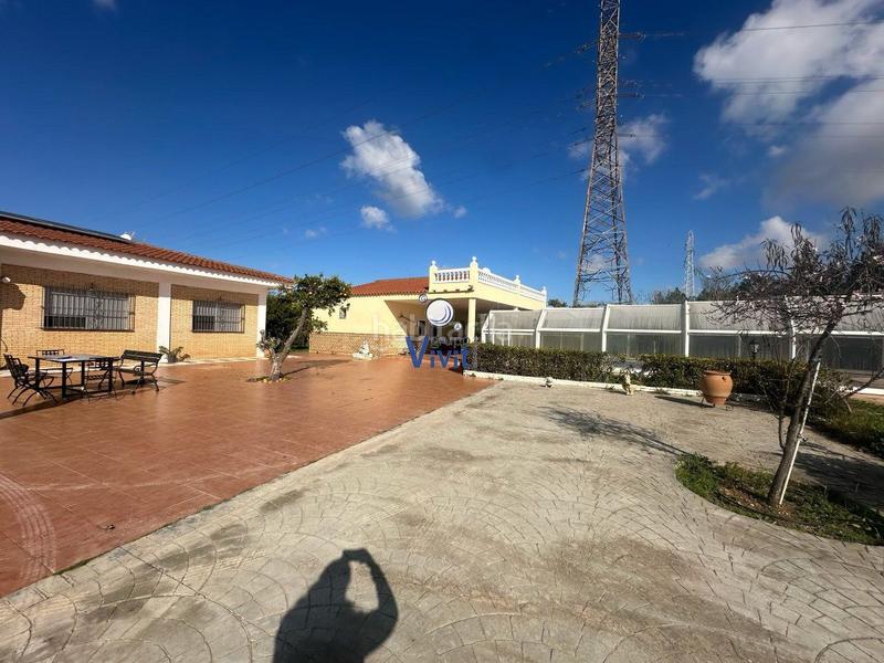 Foto aa47c72f-0668-4719-ac2b-712f0f6de8d6. Xalet amb aparcament a Oromana Alcalá de Guadaira